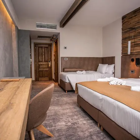 Hotel Yager